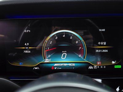 MERCEDES-BENZ GT AMG - 8