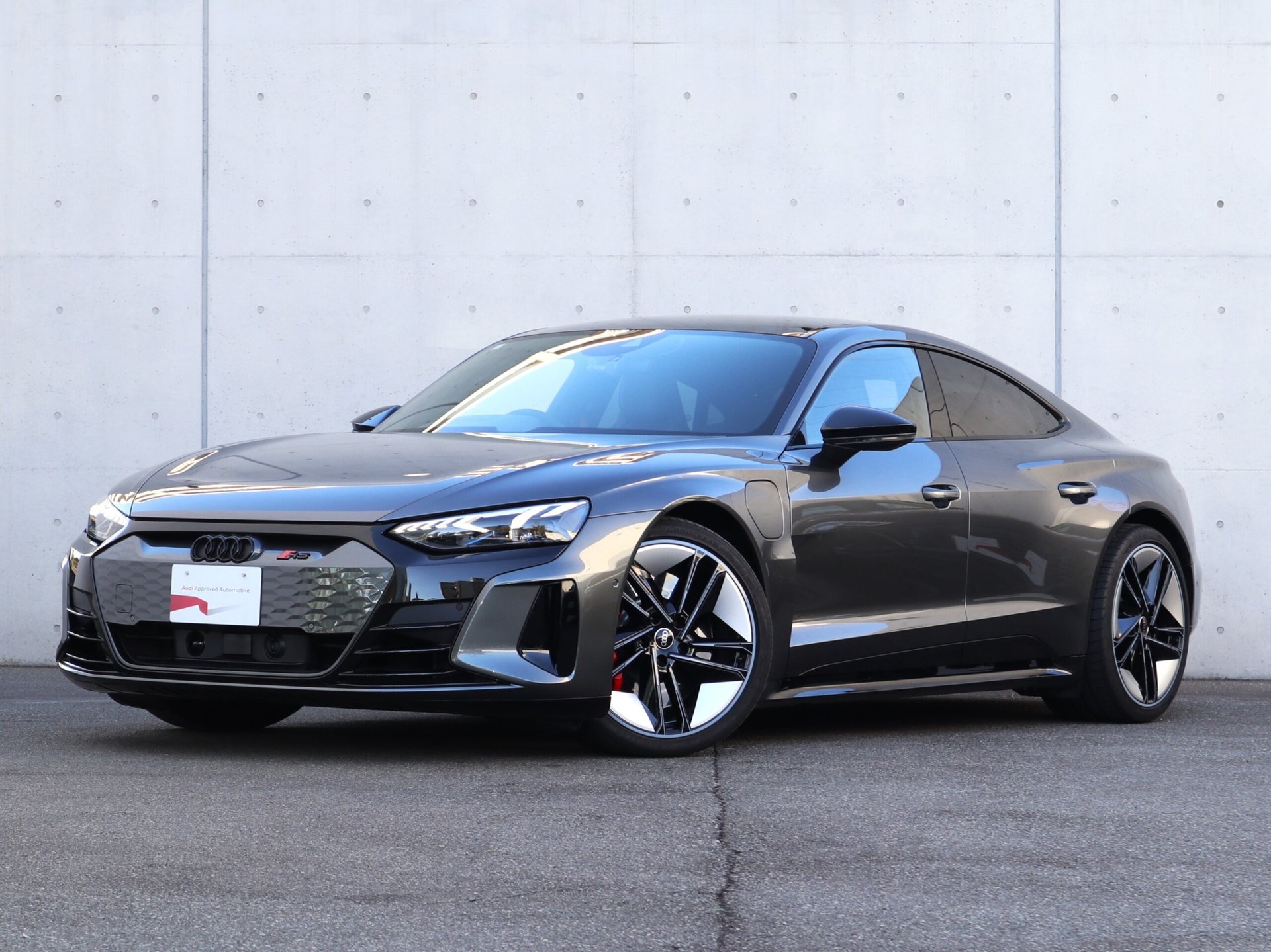 AUDI RS E-TRON GT - View 1