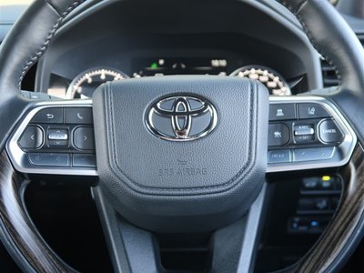 2024 Toyota LAND CRUISER 300 — миниатюра 11