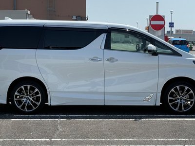 TOYOTA ALPHARD - 3