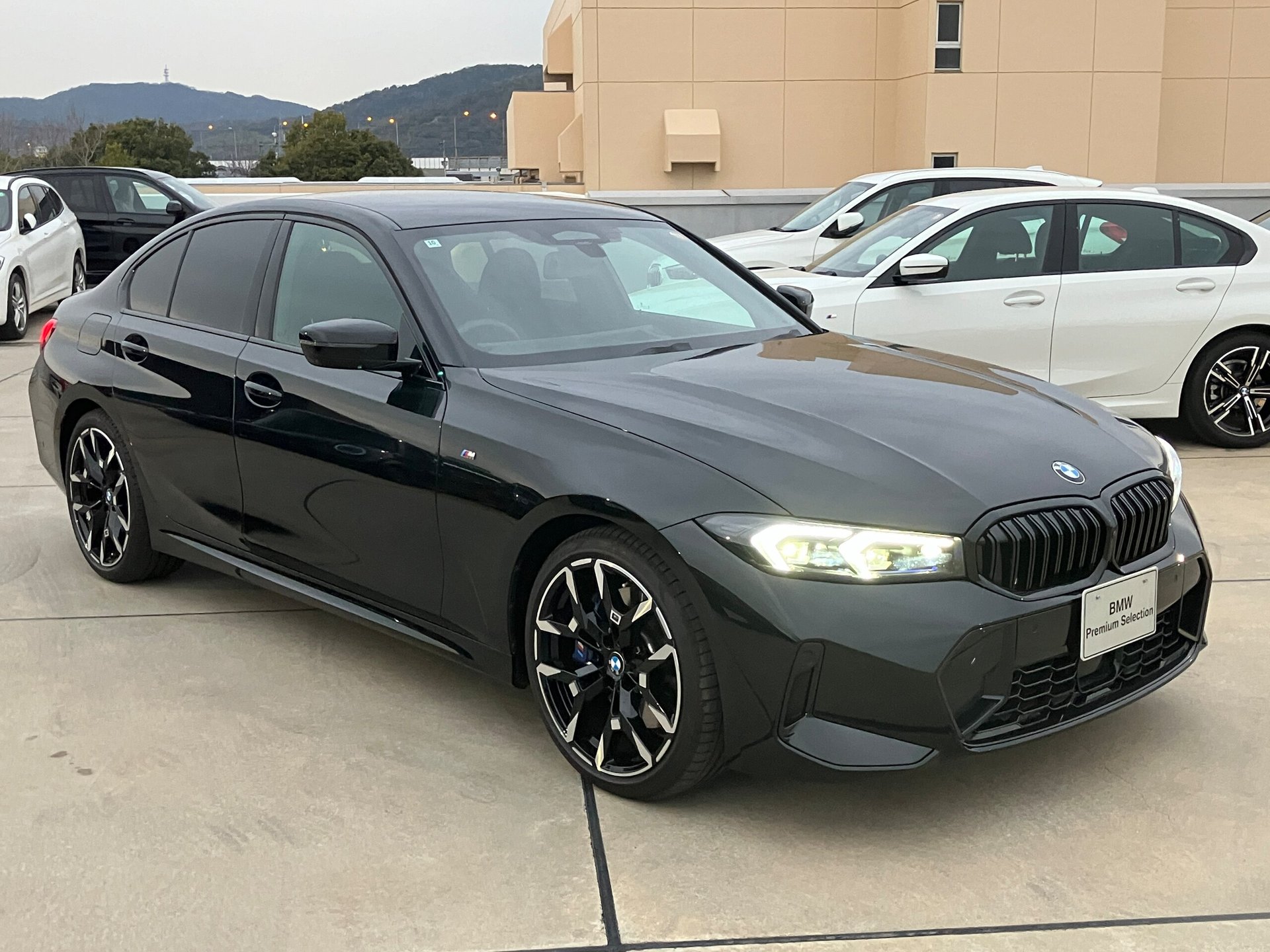 BMW 3 SERIES - View 1