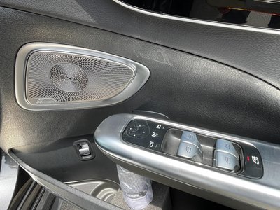 2025 Mercedes-BENZ C-CLASS 缩略图 36
