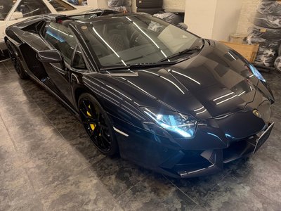 LAMBORGHINI AVENTADOR ROADSTER - 2