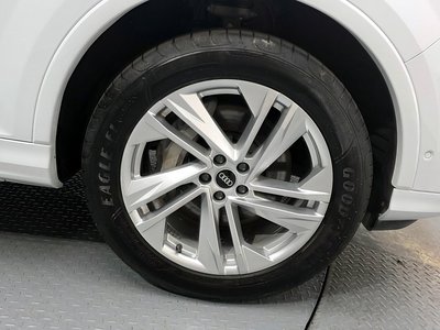 AUDI Q7 - 8
