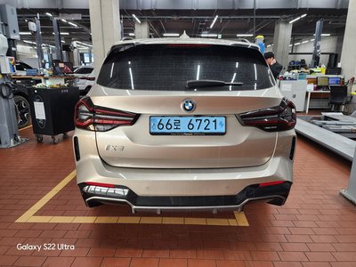 BMW IX3 - 7