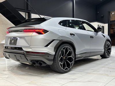 LAMBORGHINI URUS - 5