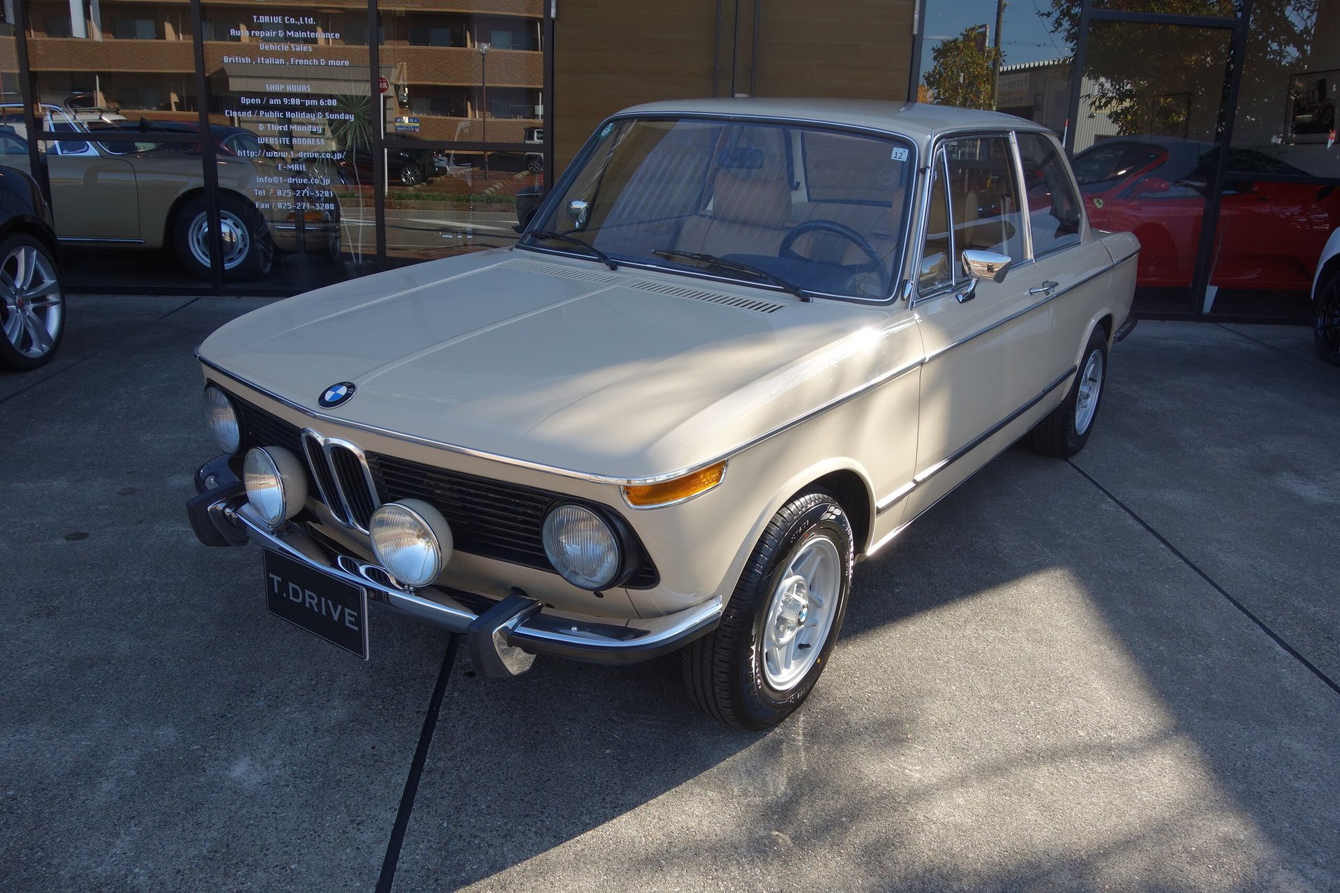 BMW 2002 SERIES - View 1