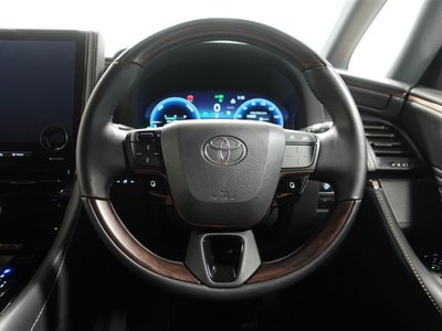 صورة 23 لـ 2024 Toyota ALPHARD