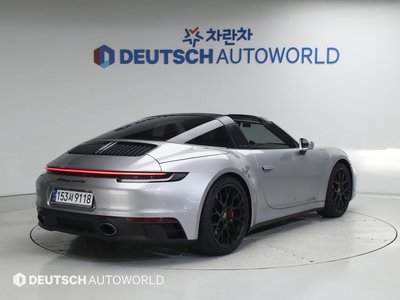 PORSCHE 911 - 6