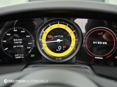 PORSCHE 911 - 8