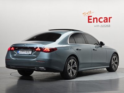 MERCEDES-BENZ E-CLASS - 4