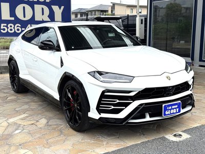LAMBORGHINI URUS - 8