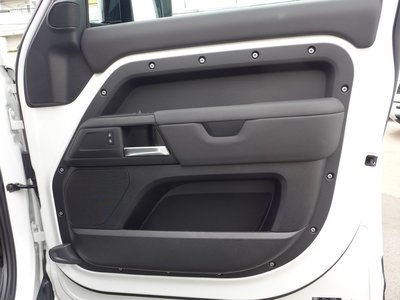 2025 LAND Rover DEFENDER — миниатюра 24