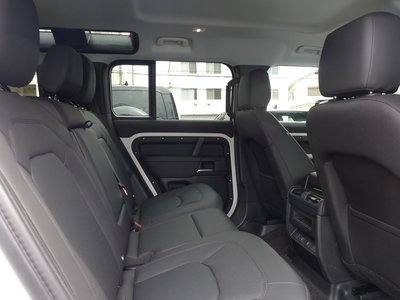 2025 LAND Rover DEFENDER — миниатюра 34