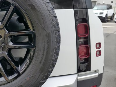 2025 LAND Rover DEFENDER — миниатюра 12