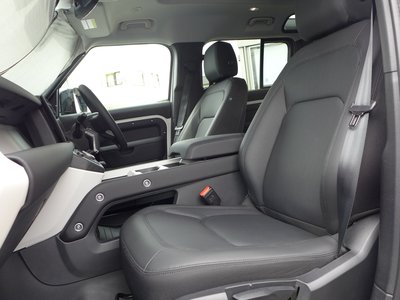 2025 LAND Rover DEFENDER — миниатюра 32