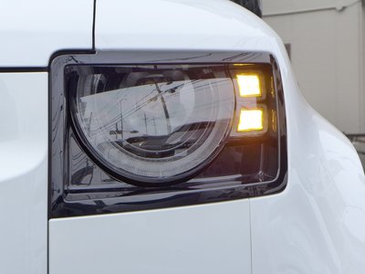 LAND ROVER DEFENDER - 8