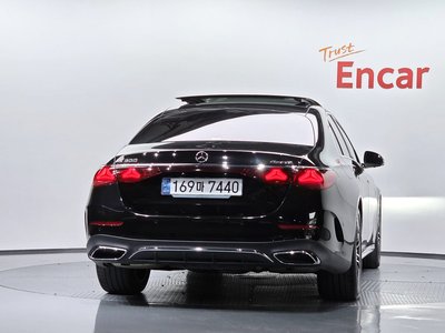 MERCEDES-BENZ E-CLASS - 4