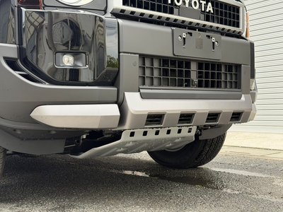 TOYOTA LAND CRUISER - 9