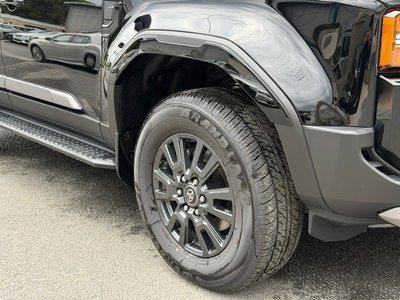 TOYOTA LAND CRUISER - 7