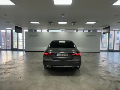 MERCEDES-BENZ E-CLASS - 3