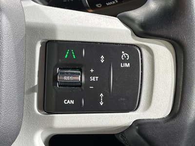 LAND ROVER DEFENDER - 10