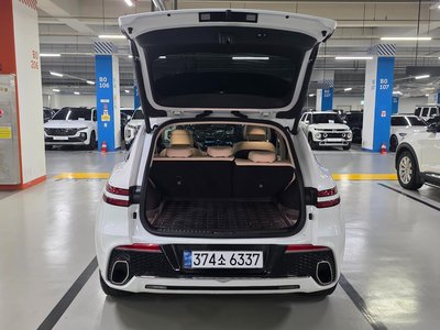2023 Genesis GV70 — миниатюра 18