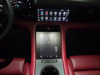 PORSCHE TAYCAN - 9