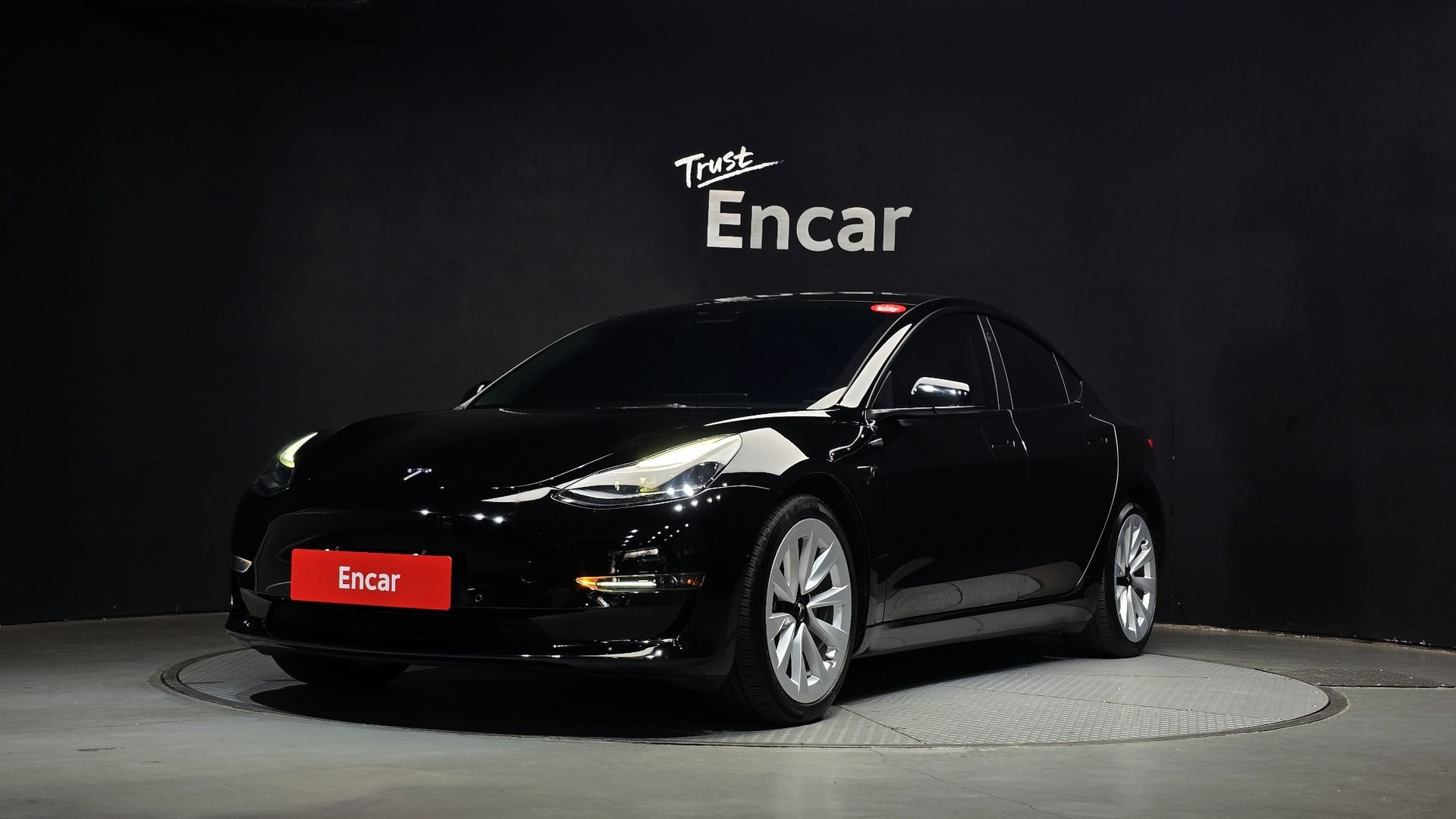 TESLA MODEL 3 - View 1