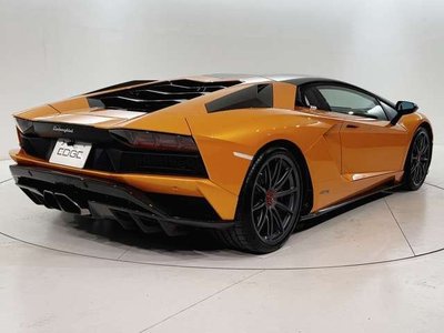 LAMBORGHINI AVENTADOR - 7