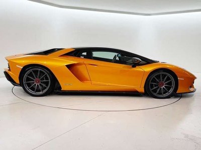 LAMBORGHINI AVENTADOR - 8