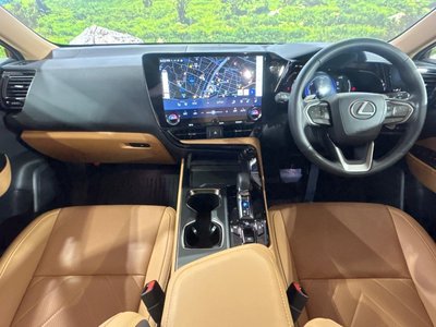 صورة 2 لـ 2025 Lexus NX