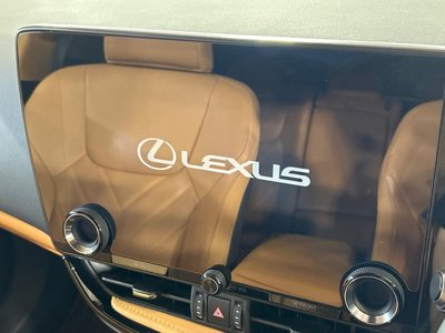 صورة 4 لـ 2025 Lexus NX