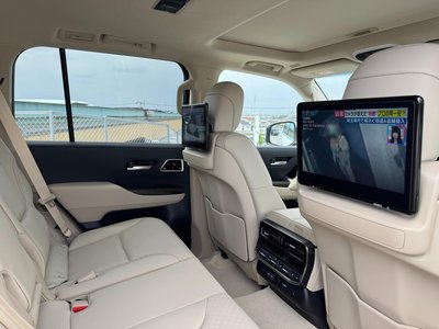 صورة مصغرة 68 لـ 2026 Toyota LAND CRUISER 300