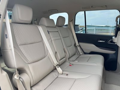 صورة مصغرة 69 لـ 2026 Toyota LAND CRUISER 300