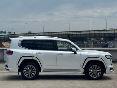 صورة مصغرة 21 لـ 2026 Toyota LAND CRUISER 300
