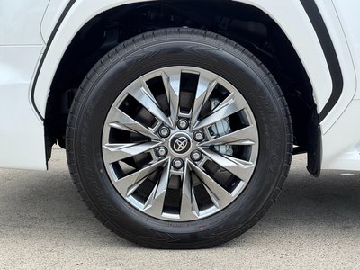 صورة مصغرة 38 لـ 2026 Toyota LAND CRUISER 300