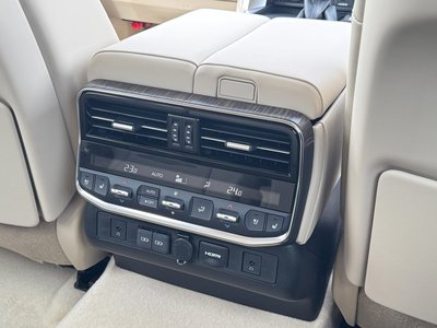 صورة مصغرة 70 لـ 2026 Toyota LAND CRUISER 300