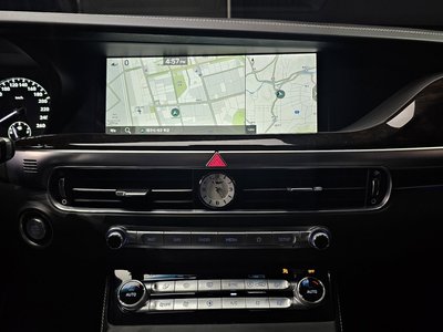 2021 Genesis G90 — миниатюра 16