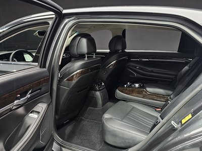 2021 Genesis G90 — миниатюра 12