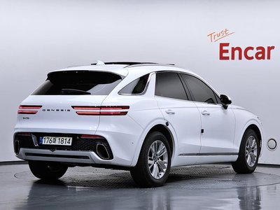 صورة 4 لـ 2021 Genesis GV70