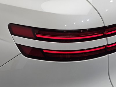 صورة 10 لـ 2021 Genesis GV70
