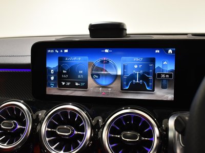 MERCEDES-BENZ GLB - 8