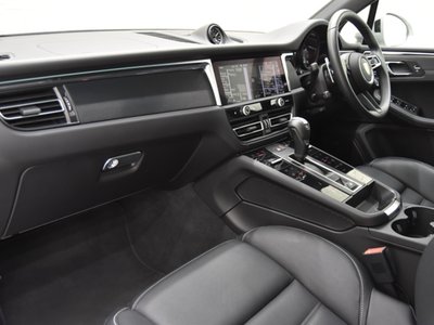 صورة 10 لـ 2024 Porsche MACAN