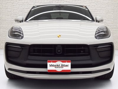 صورة 7 لـ 2024 Porsche MACAN