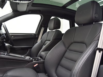 صورة 9 لـ 2024 Porsche MACAN