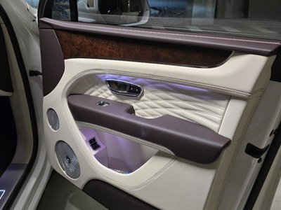 BENTLEY BENTAYGA - 7