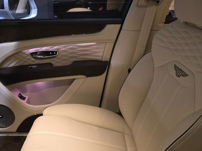 BENTLEY BENTAYGA - 3