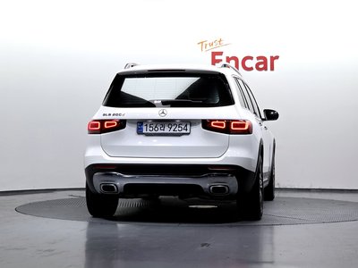 MERCEDES-BENZ GLB - 4