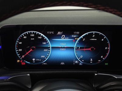 MERCEDES-BENZ GLB - 8